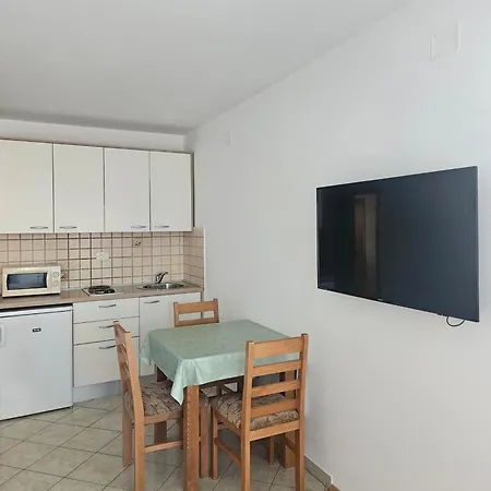 Apartment Mrsic *