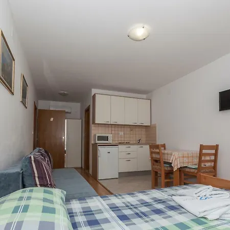 Apartment Mrsic *